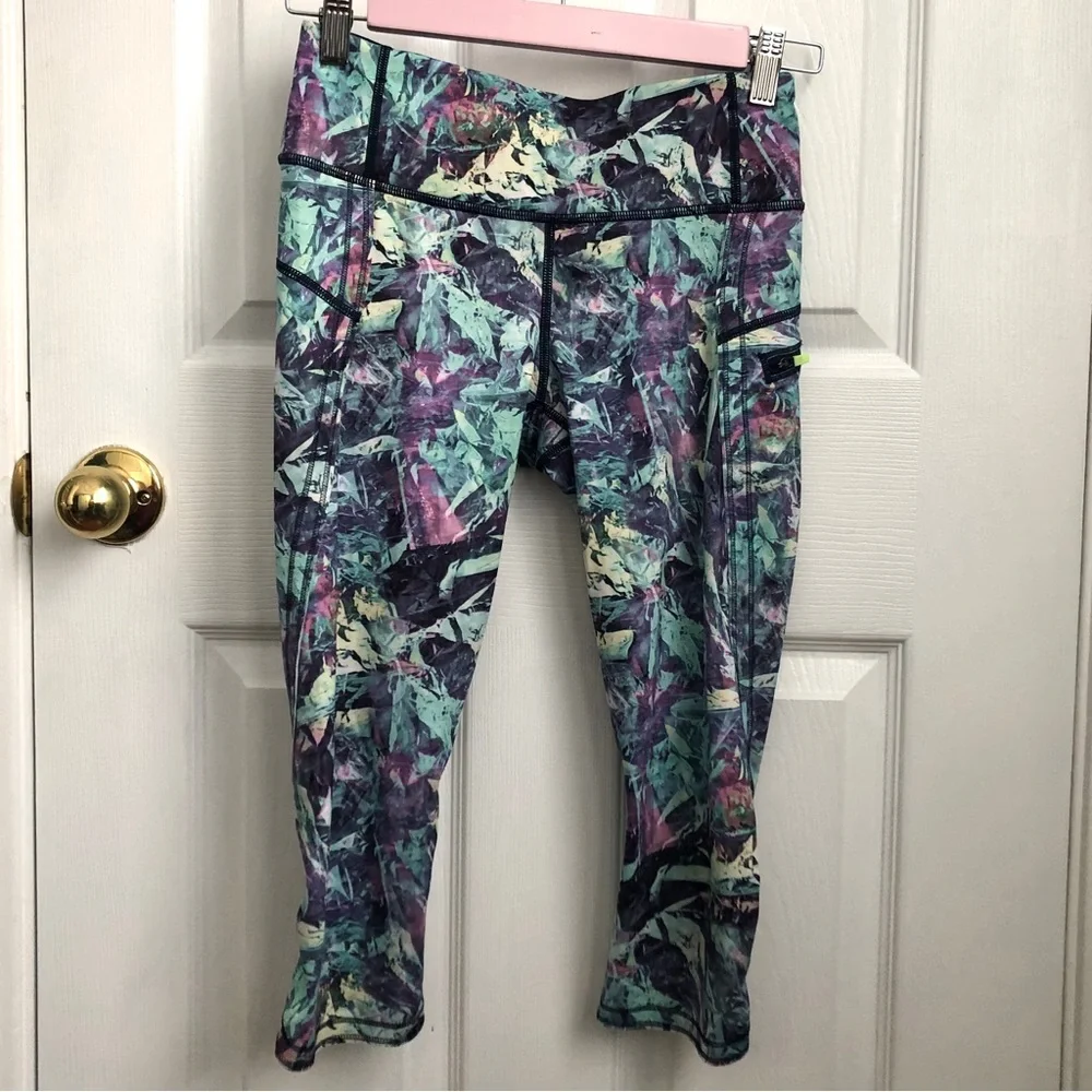 Lululemon Run Inspire Crop II Luxtreme size 4
